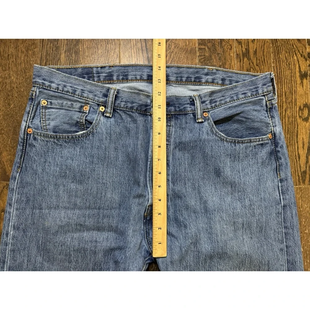 Levi's 501 Blue Jeans Men's Size W38xL29 Straight Leg Button Fly Denim Mid Rise